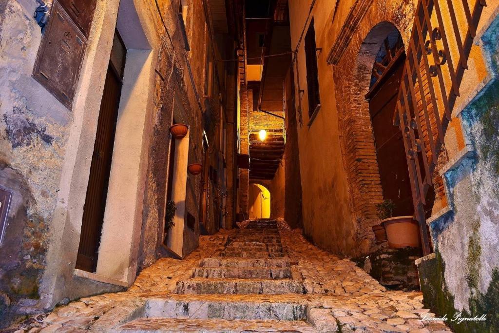 Casa In Antico Borgo Medievale A Tarano Ri, Via Giacomo Leopardi, 15 Villa Buitenkant foto